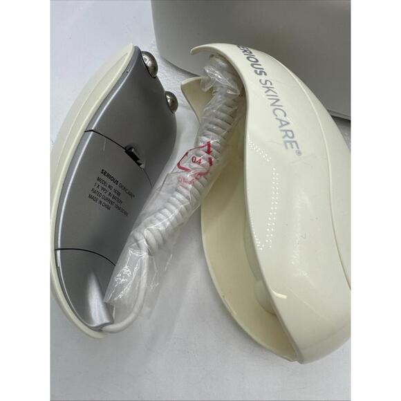 The Egg Facial Microcurrent & Facial Toning System By Serious Skin Care NEW - Picture 5 of 11